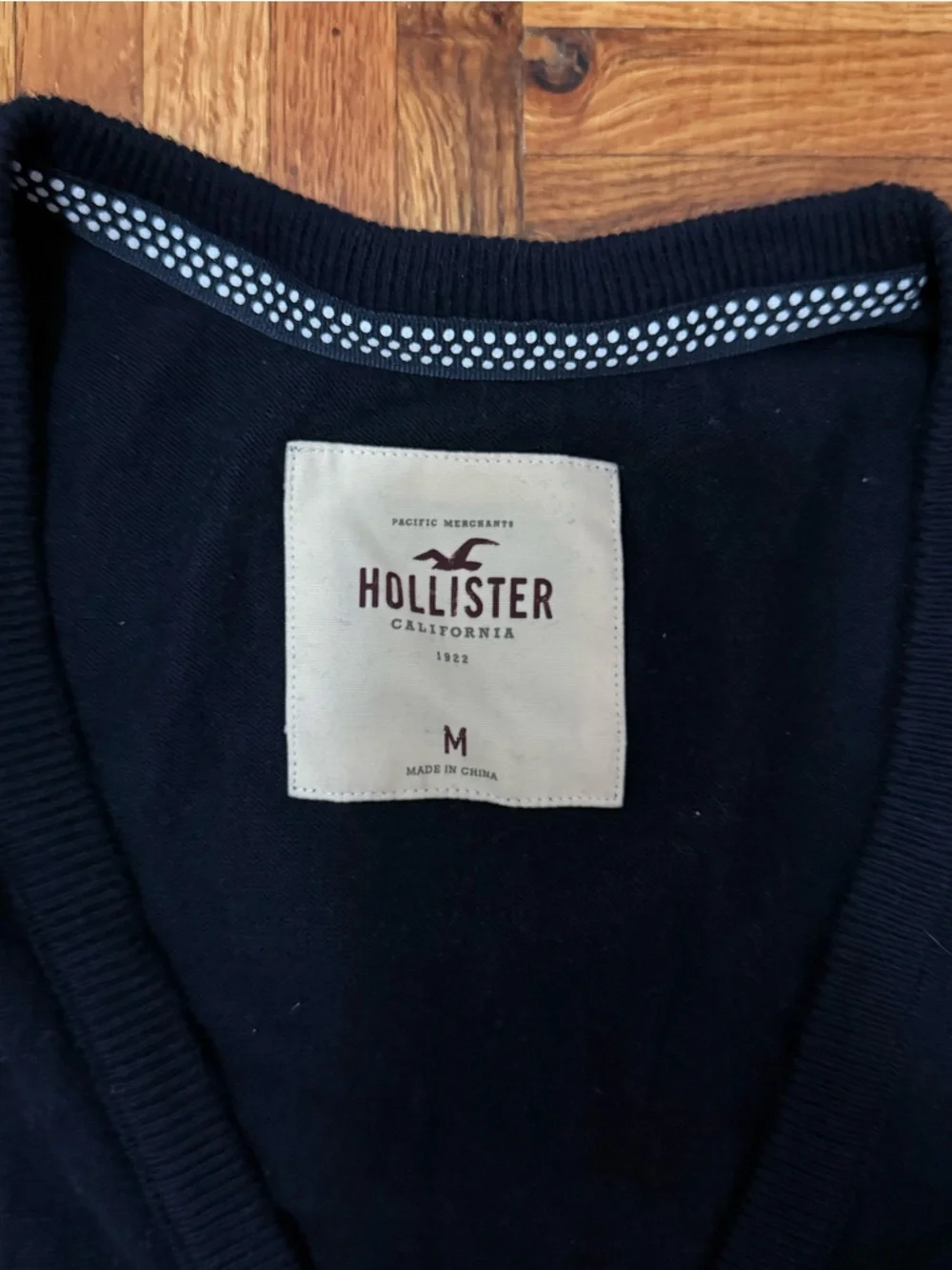 HOLLISTER Sweater - Picture 3 of 3